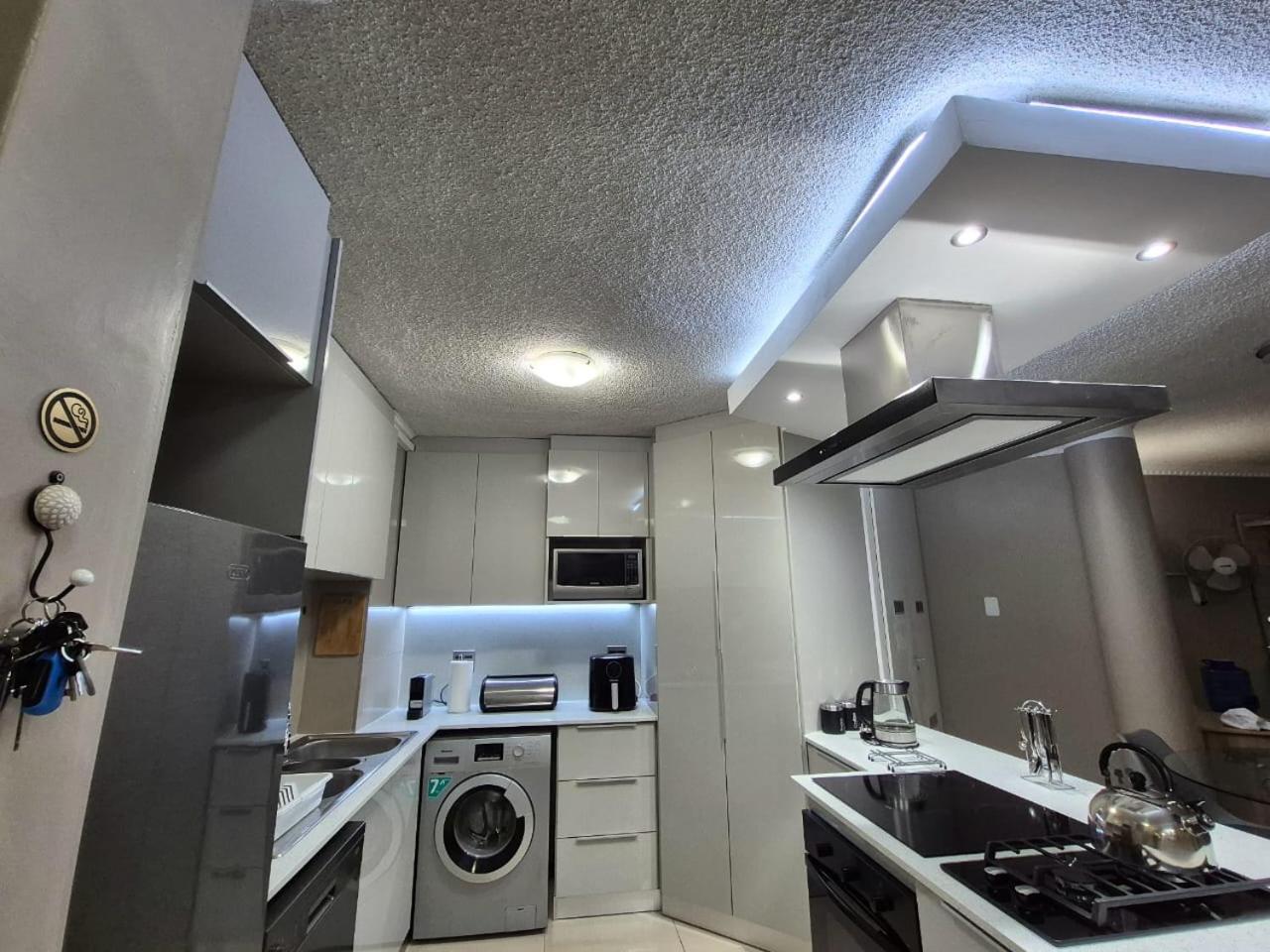 Апартаменты Cascades 103 Порт-Элизабет Экстерьер фото